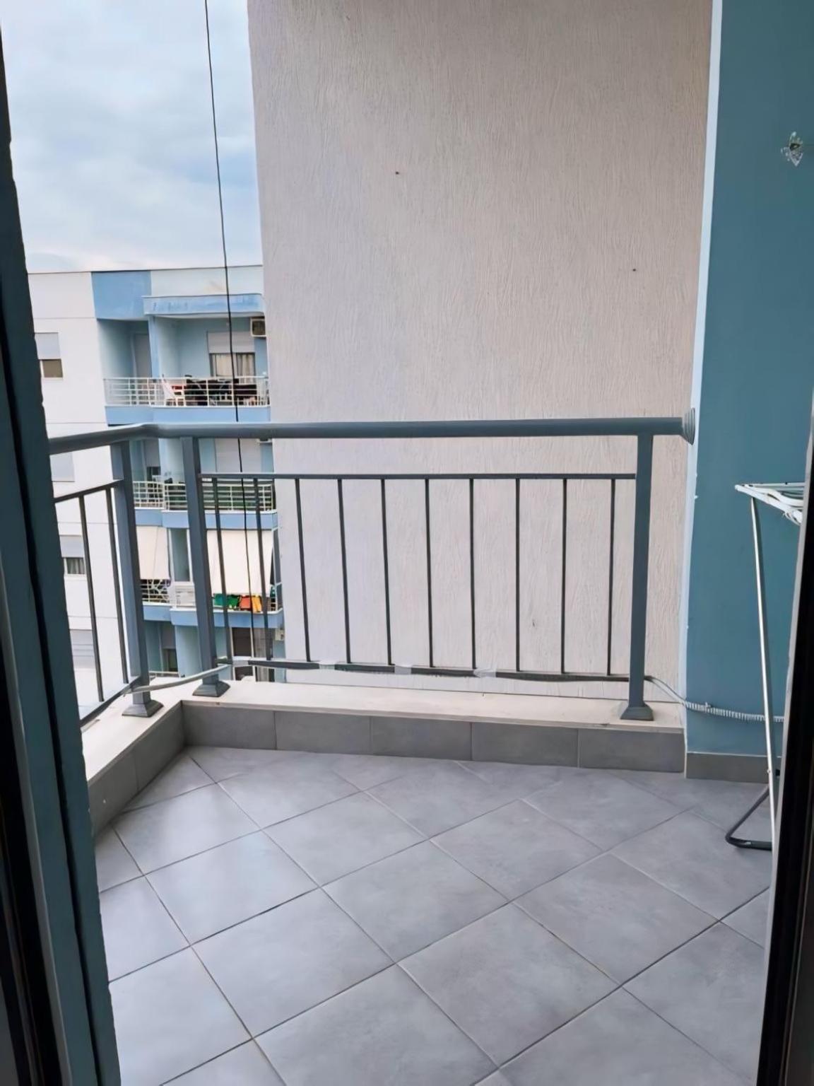 Gerald'S Central Apartments Vlorë Habitación foto