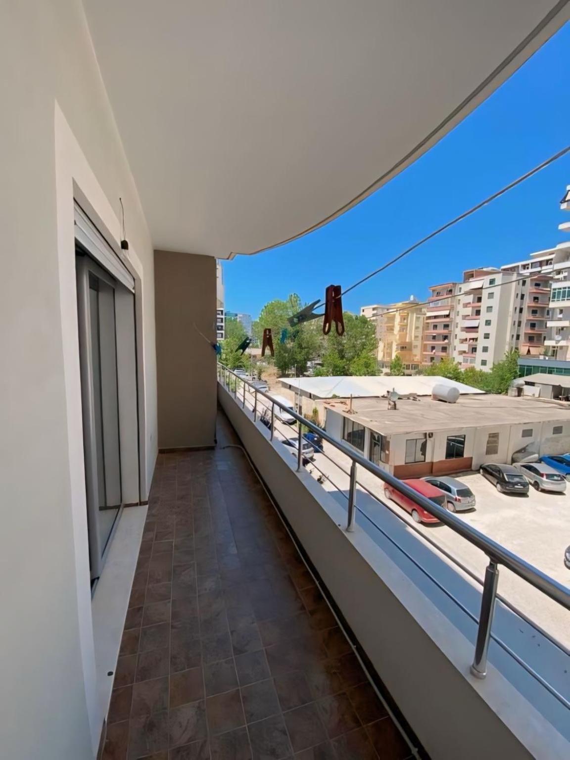 Gerald'S Central Apartments Vlorë Habitación foto